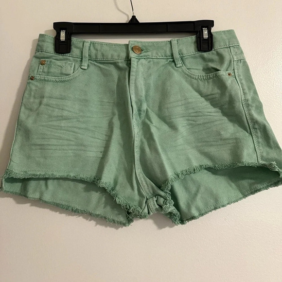Stradivarius Green Jean Shorts Size 6 - Picture 1 of 4